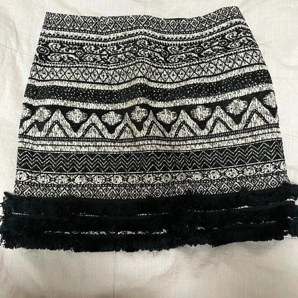 Romeo & Juliet Couture Dresses & Skirts - NWT Romeo & Juliet Couture Skirt